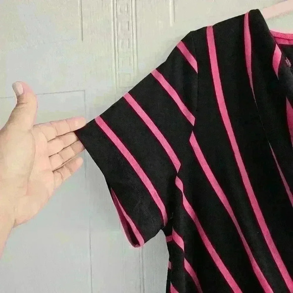 Eloquii Dark Navy with Pink Stripe Short Sleev Cowl Neck Top Size 18/20 EUC - Picture 4 of 9